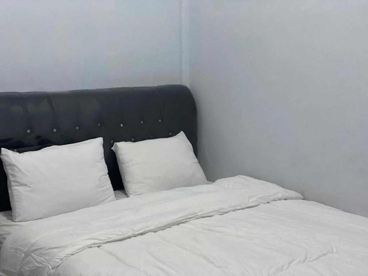 Khalisa Home Syariah Pontianak Esterno foto