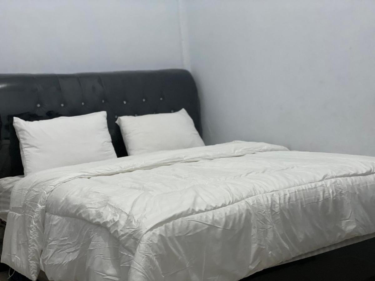 Khalisa Home Syariah Pontianak Esterno foto