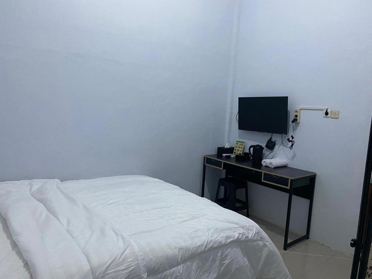 Khalisa Home Syariah Pontianak Esterno foto