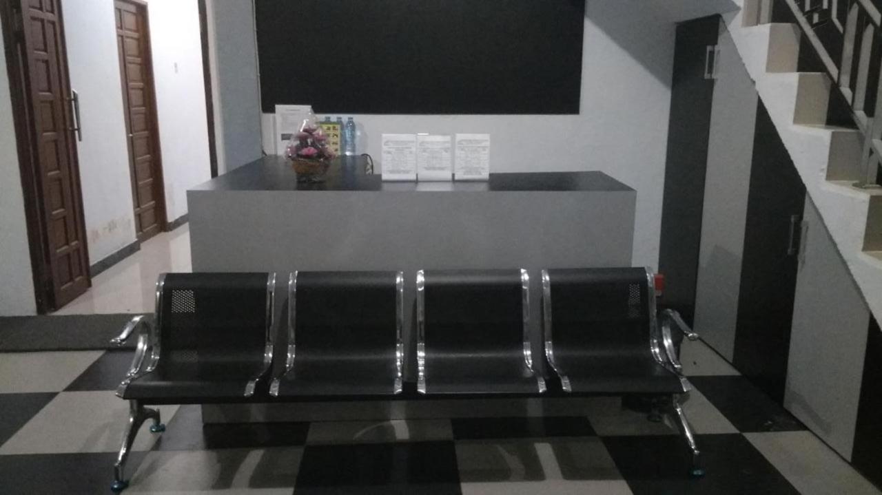 Khalisa Home Syariah Pontianak Esterno foto