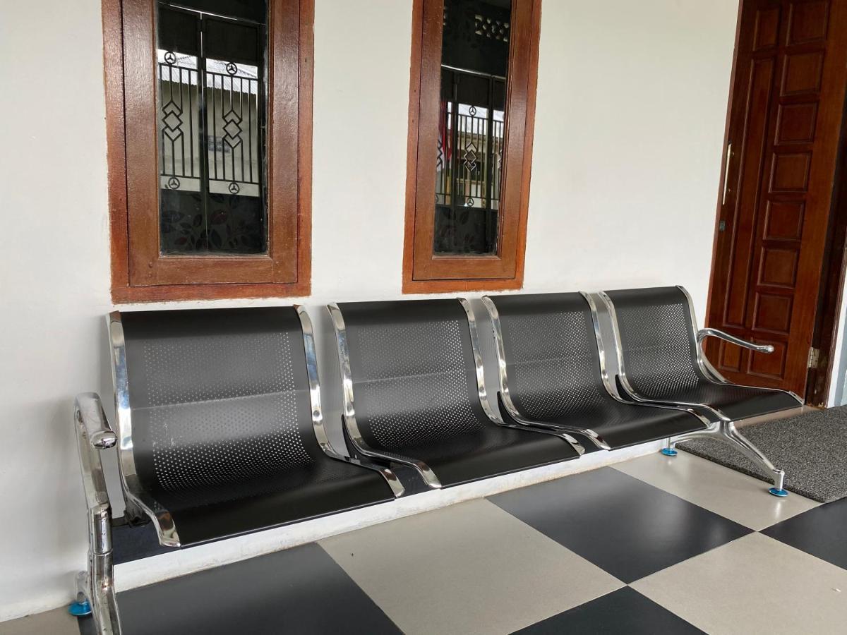 Khalisa Home Syariah Pontianak Esterno foto