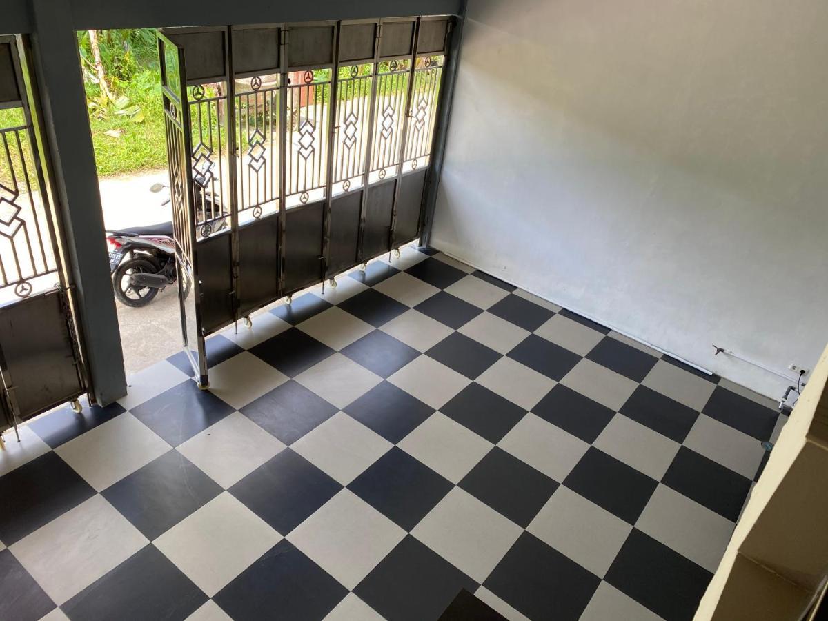 Khalisa Home Syariah Pontianak Esterno foto