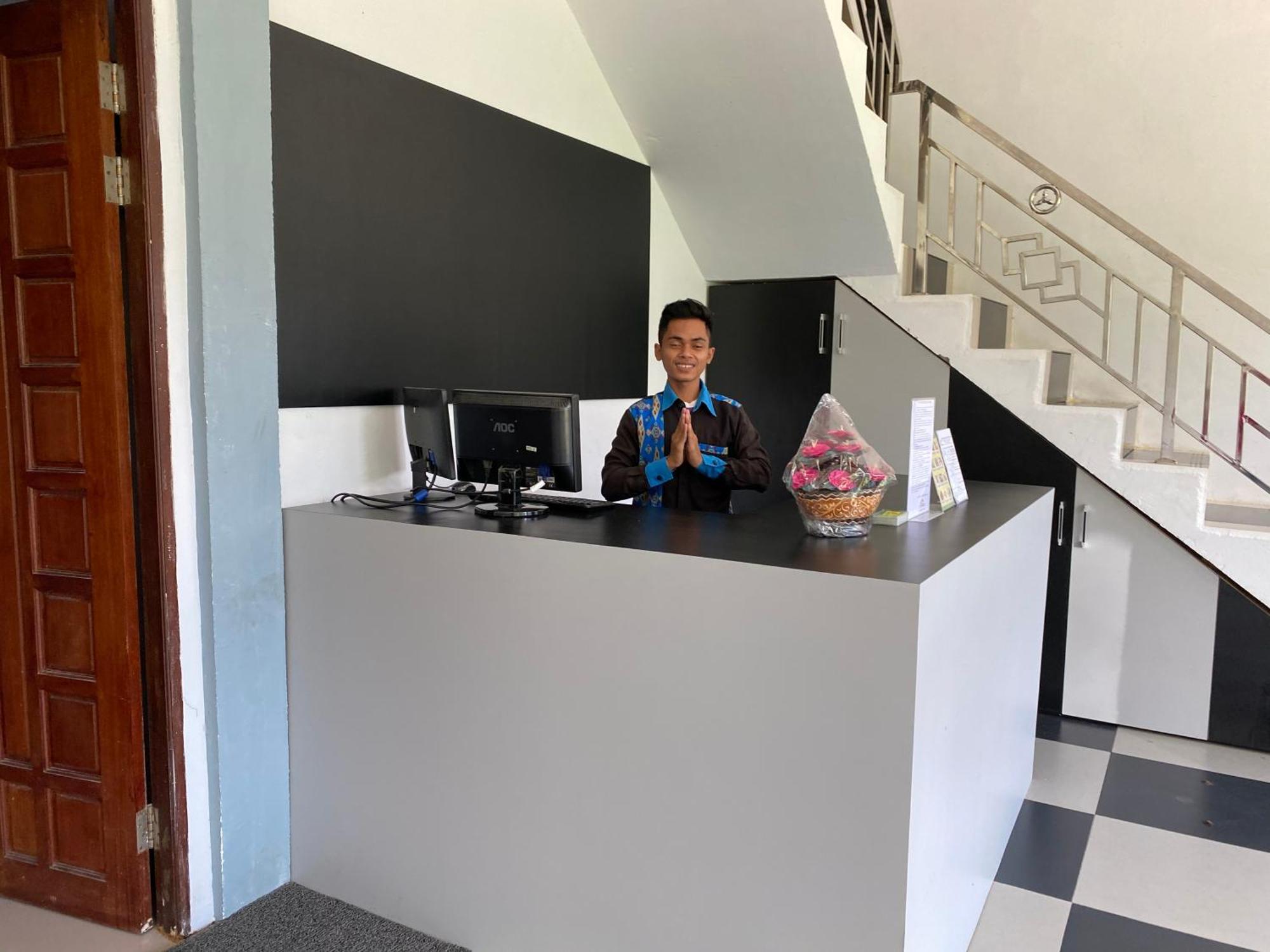 Khalisa Home Syariah Pontianak Esterno foto